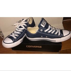 Navy blue converses